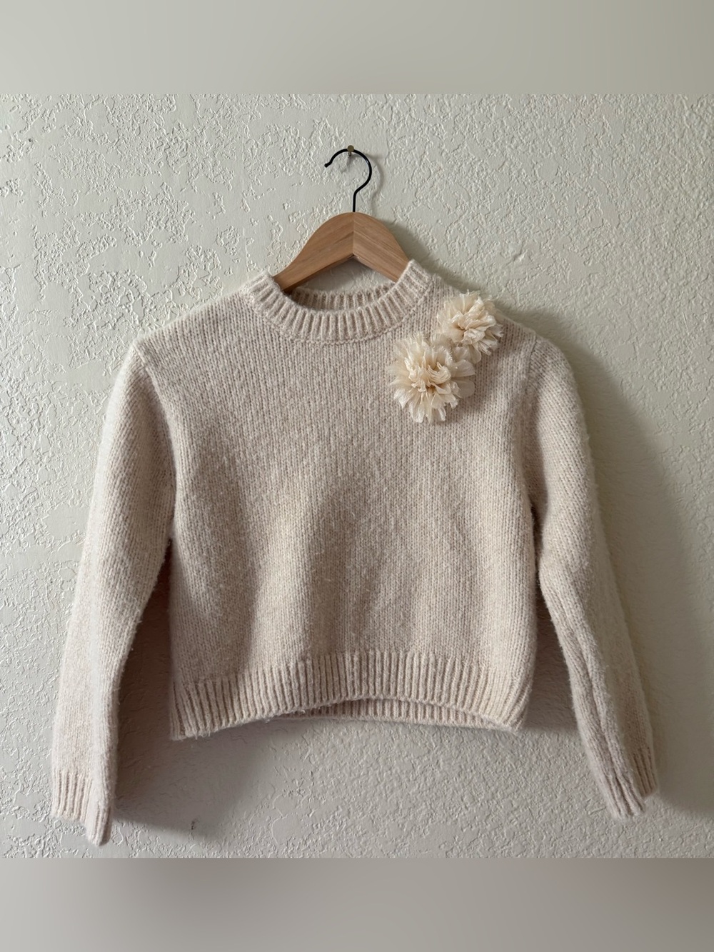 🥐Zara🥐 Kids Crewneck Sweater with Floral Appliqués. Size 9-10